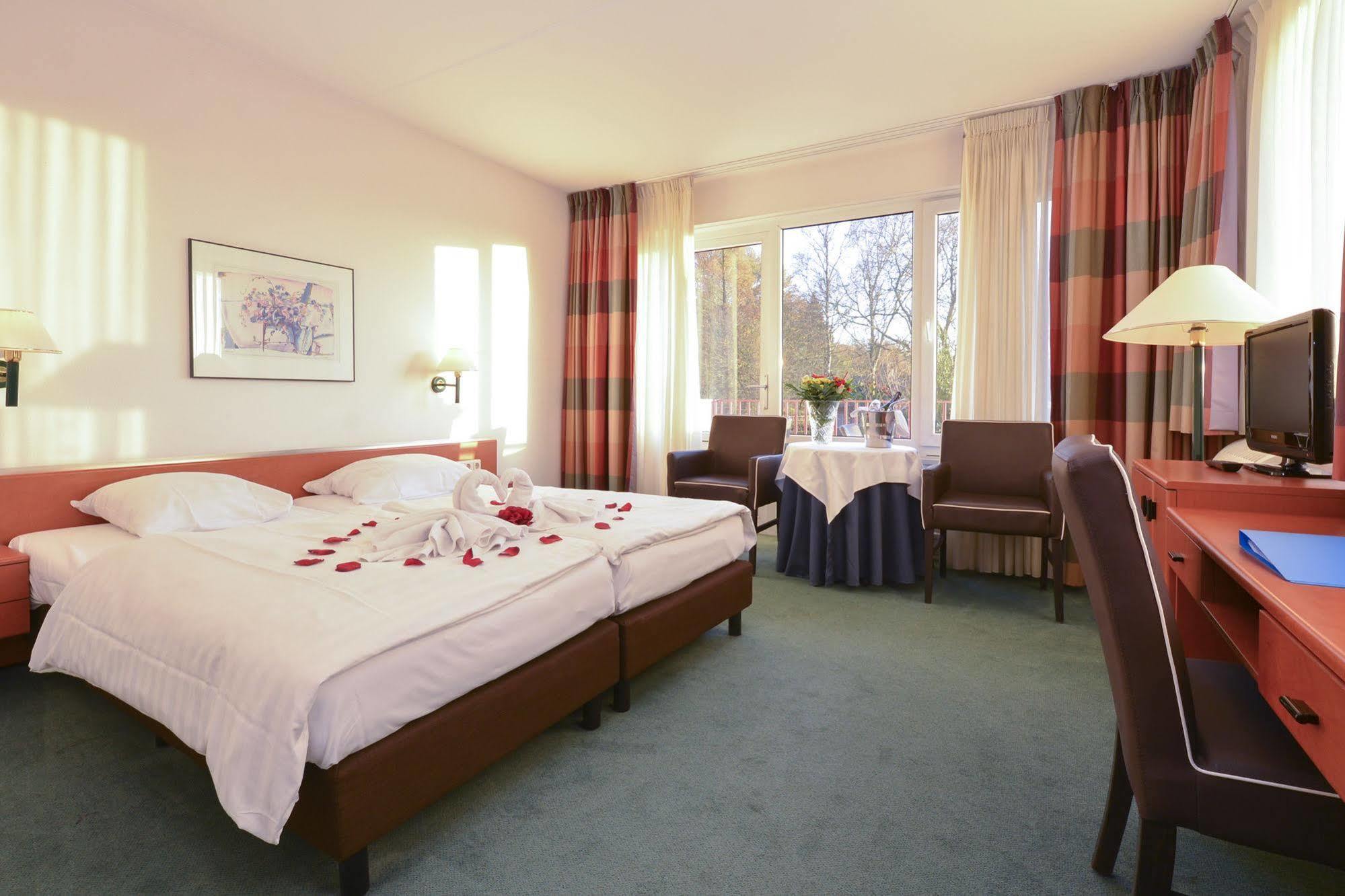 Fletcher Landhotel Bosrijk Roermond Exterior foto